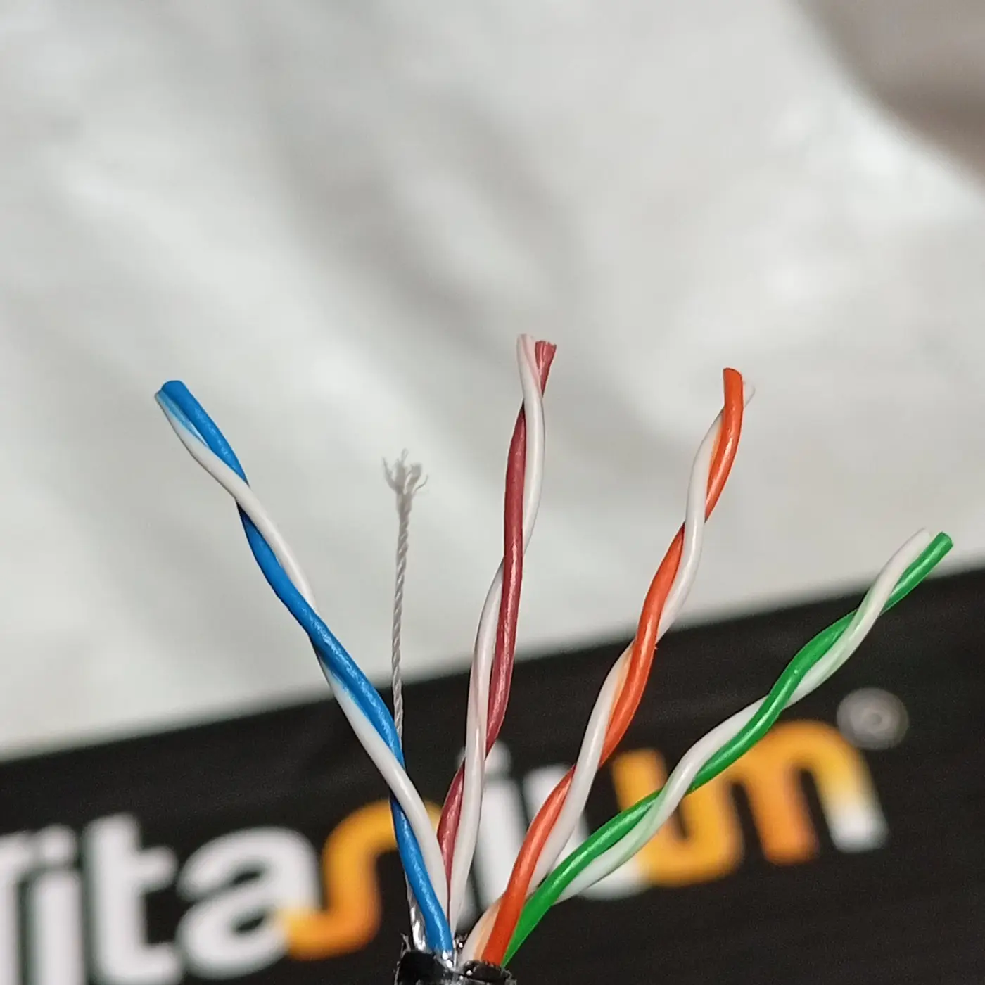 CABLE UTP BIMETALICO  CAT 5E